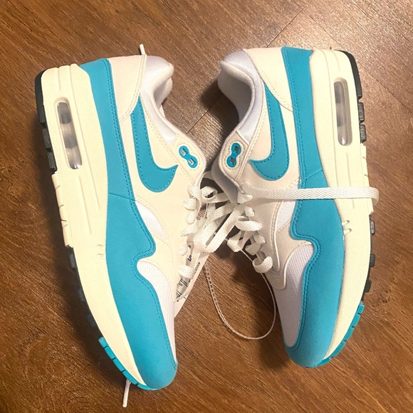 Nike Air Max White and Blue Sneakers - Picture 1 of 4